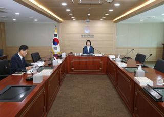 방통위 '무한 탄핵'…의원님들, 인터넷·통신은 안보이나요? [기자수첩-산업IT]