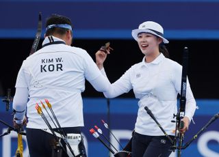 ‘2관왕 보인다’ 양궁 김우진-임시현, 혼성 단체전 결승행