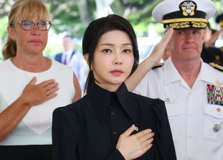 검찰, 대통령실 행정관 두번째 소환…'김여사 명품백 의혹'