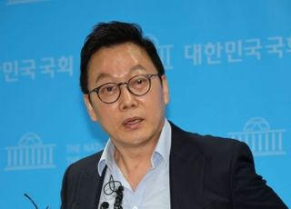 이재명도 "진심 환영" 했는데…정봉주, 김경수 복권 축하했다고 뭇매