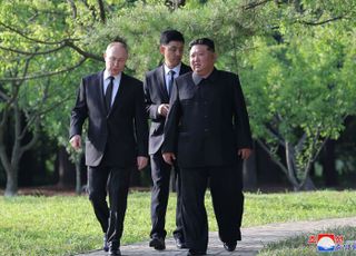 김정은-푸틴, 광복절 맞아 축전 교환…"'공동 원수' 반대로 맺어진 우의"