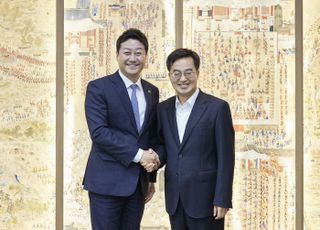 경기도의회 김진경 의장, 김동연 지사와 '깜짝 회동'