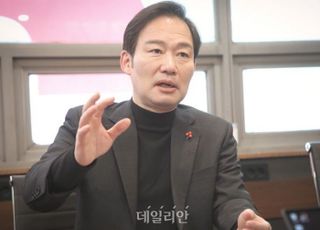 신지호 "이재명 '로텐다홀에 의자 하나 놓고 하자'더니…그 정신으로 돌아오라"