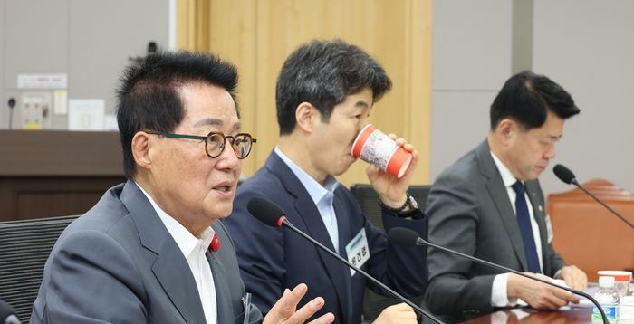 박지원 "조국, 호남 양보하라"…혁신당 "본질과 어긋나는 소리"