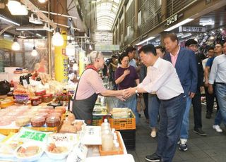 신상진 성남시장, 추석 맞이 전통시장 방문…상인들 격려