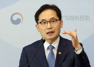 ‘반쪽짜리’에 그친 플랫폼법…‘사전 지정→사후 추정’으로 변경