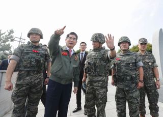 "적에게 자비 없다"…김용현 국방장관 취임 후 첫 현장점검 지역은