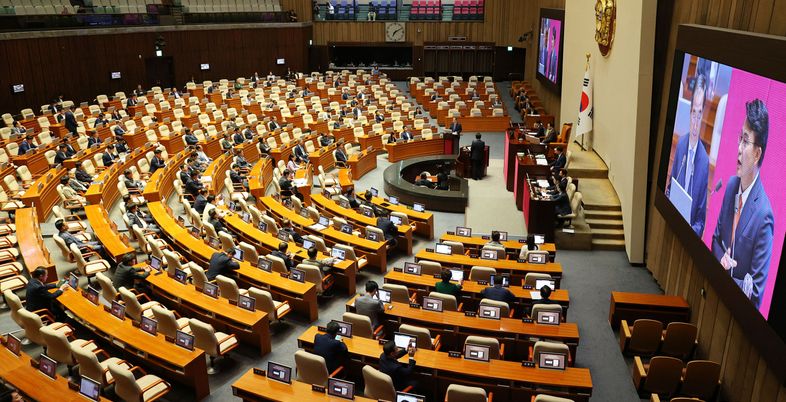 '외교·통일·안보 정책' 두고 공방…與 "선동 그만" 野 "이게 나라냐"