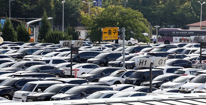 "벌써 꽉 찼네"… 김포·제주 등 전국 14개 공항, 주차장 '무료 개방'