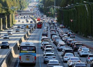 추석 전날 귀성 행렬로 극심 정체…서울→부산 6시간 40분