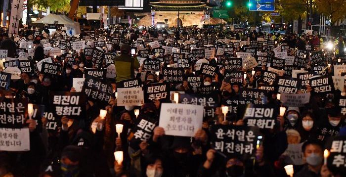 與 "北 관영매체, '촛불행동' 집회 매회 보도…반헌법적·반국가적 활동 좌시않을 것"