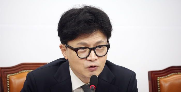 '김건희 특검' 부결 예고 한동훈 "김여사 문제, 여러 시각 있어"