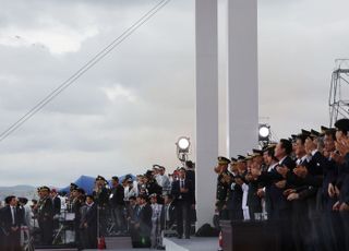 "美폭격기에 경의 표한 尹, 명장면"…김여정, 국군의날 행사 비꼬기