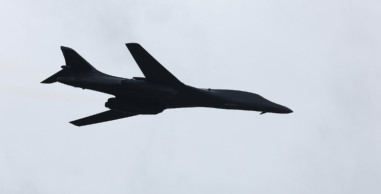 美 전략폭격기 B-1B, 국군의 날 앞서 韓 공군과 연합훈련