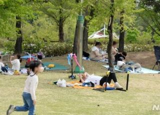 [오늘 날씨] "야외활동 하기 좋아요" 아침 쌀쌀·낮 포근…독감 백신, 10월에 접종해야 하는 이유