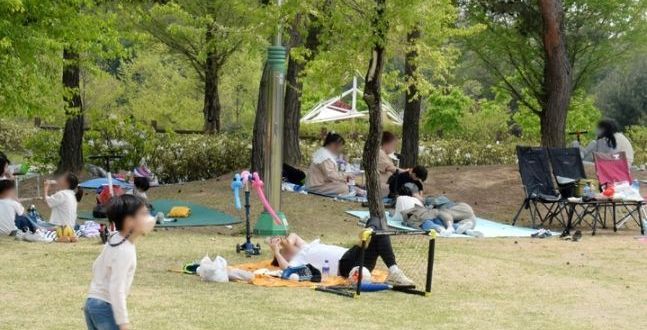 [오늘 날씨] "야외활동 하기 좋아요" 아침 쌀쌀·낮 포근…독감 백신, 10월에 접종해야 하는 이유