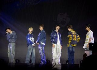 SF9, 데뷔 8주년 팬콘 성료…군백기 끝낸 재윤 합류