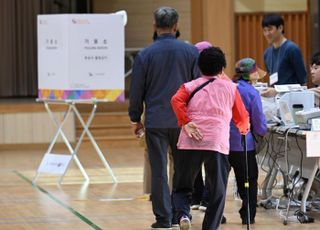 민주당 '호남맹주' 위협당하자…"혁신당=조국정의당" 화살 돌려