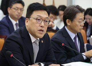 김병환 “신한證 1300억 운용손실 관련 금감원 철저한 검사·조사”