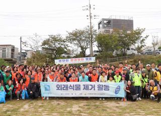 이상일 용인시장, 물사랑운동본부와 함께 경안천 환경정화 활동 벌여