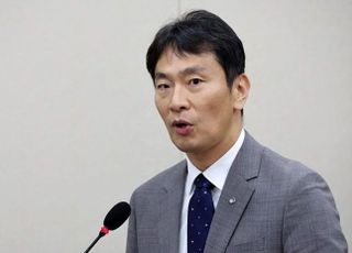 이복현 "가계대출 규제 엇박자 아냐…혼선 재차 송구" [2024 국감]