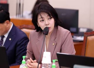 배현진 "이해충돌 영진위원 블랙리스트 피해자라고 호소"…영진위원장도 "동의 안 해"