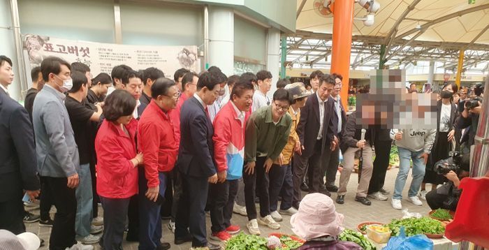 [현장] "제가 더 잘하겠다" 한동훈 한마디에…곡성주민들 "자주 와달라"