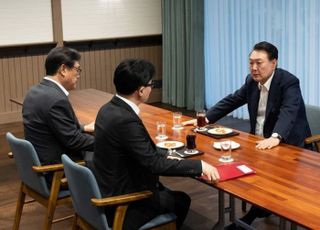 대통령실이 밝힌 '윤 대통령·한 대표 81분 면담' 분위기와 내용은