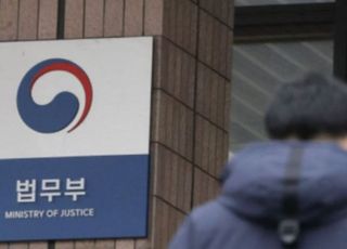 제주 거리 조폭 문신한 채 활보하고 대변 테러 '중국인들'