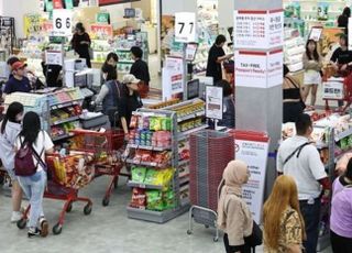 규제와 팬데믹이 몰고 온 지각변동...'온라인' 핵심 채널 부상 [유통업 생존법칙①]