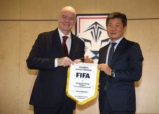 인판티노 FIFA 회장, 축구회관 방문…정몽규 회장과 만남