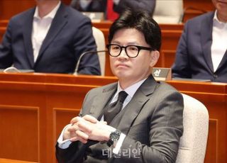 여의도 뒤흔든 '명태균 의혹'에서 자유로운 한 사람은…