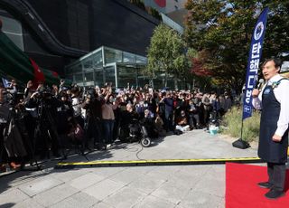 조국 "전전긍긍하는 한동훈·추경호 '투톱'…국민의힘 몰락할 것" 엄포