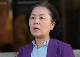 이틀째 검찰 출석 김영선 "강혜경이 법 무지막지하게 어겨…난 모르는 일"