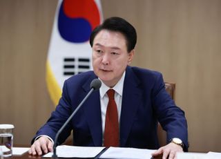 [속보] 윤 대통령 "트럼프 2기에서 조선·석유화학 회복 예상"