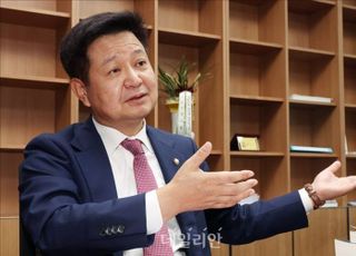 김장겸, 나무위키 이메일 인터뷰 반박…"파라과이 아닌 국내법 적용 받아야"