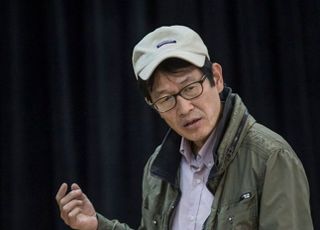 [단독 인터뷰] 박근형 연출 “女 제자 성추행 인정…추가 피해 없길 바라”