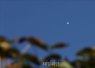 군, 북한 쓰레기풍선 살포에 "인내심 시험 말라"