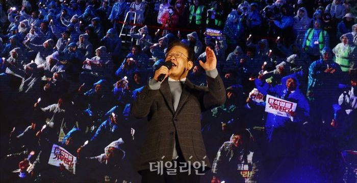 '이재명 무죄'라며 탄원서만 쌓여간다…'친명 최대모임' 혁신회의, 법원에 또 제출