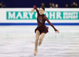 ‘역전 가능’ 피겨 김채연, 그랑프리 6차 대회 쇼트서 4위