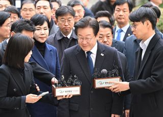 이재명 민주당 대표, '위증교사 혐의' 1심 선고 공판 출석