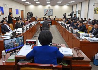 과방위 與의원들 "걸어서 10분 KBS 현장방문에 국회버스 동원은 행정력 낭비"