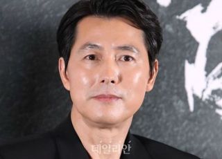 “번호 주겠다” 정우성, 일반인 여성에 DM 보냈나…사생활 논란 확산