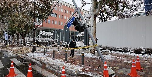 기록적 눈폭탄에 서울 피해 속출…200가구 정전 및 119신고만 148건