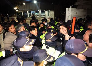 국회, 비상계엄 해제 요구 결의안 가결…재석 190명 만장일치