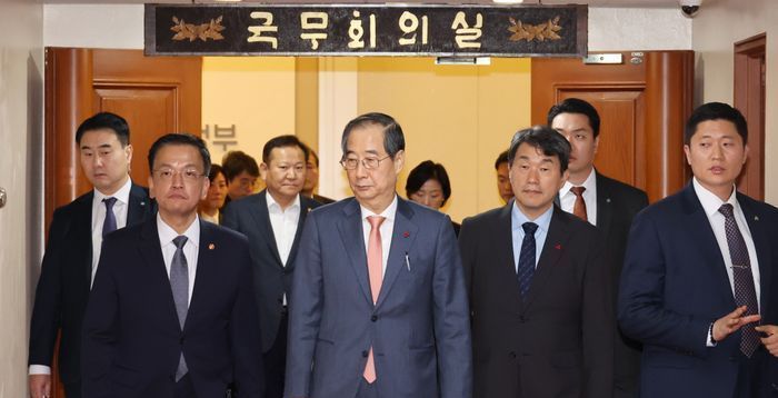 [실패한 계엄령] 계엄령 후폭풍…국무위원 총사퇴 결정에 ‘무정부’ 상황 우려