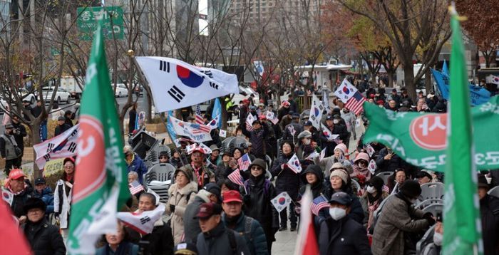 보수단체들 "비상계엄 배경, 야권의 입법 독주 때문…민주주의 원칙 훼손"