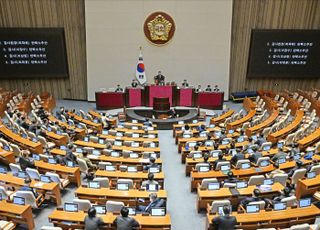 [실패한 계엄령] 尹으론 모자랐다…민주당 영역 불문 '탄핵 몰아치기'