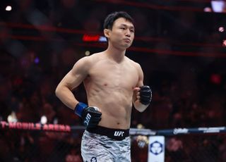 UFC 최두호, 랜드웨어 상대로 TKO 승리…8년 만에 2연승