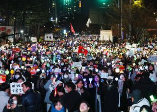 "정치적 마비, 한국 경제에 타격 줄 것"